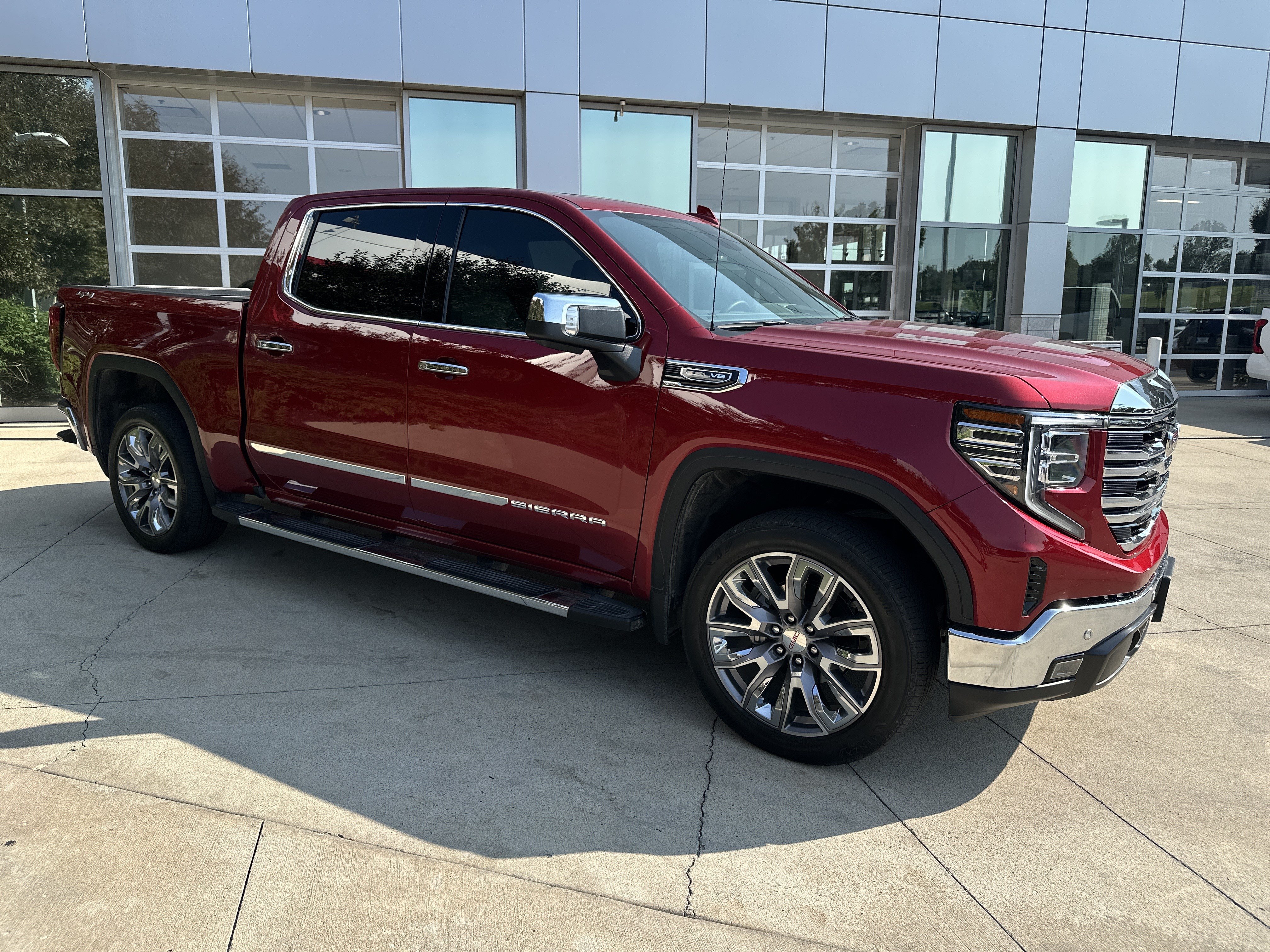 Used 2024 GMC Sierra 1500 SLT w/ SLT Premium Plus Package AWD/4WD video 2