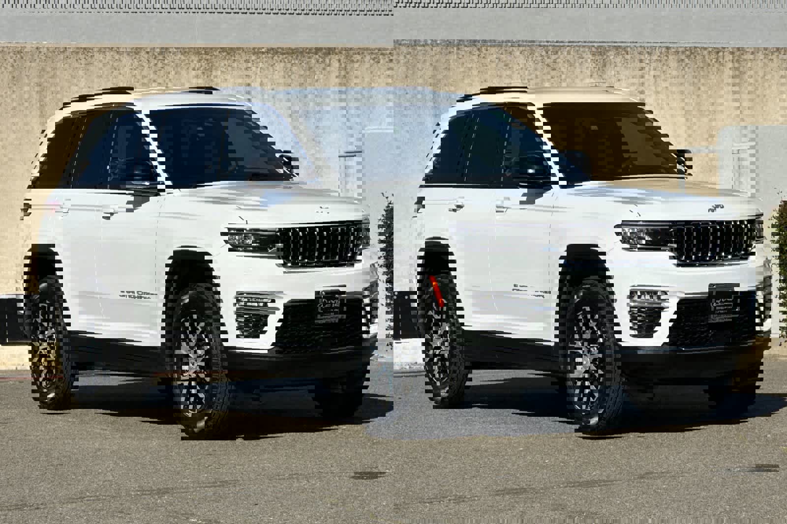 Used 2024 Jeep Grand Cherokee Limited w/ Trailer Tow Package image 5