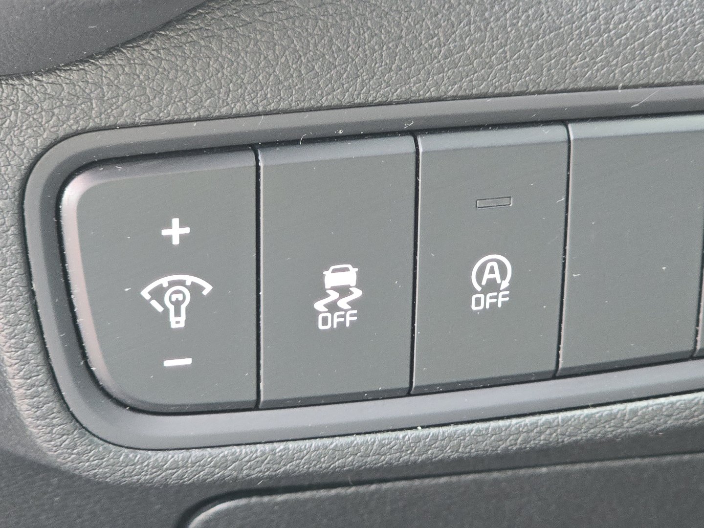 Used 2024 Kia Soul LX w/ Option Group 015 FWD image 14