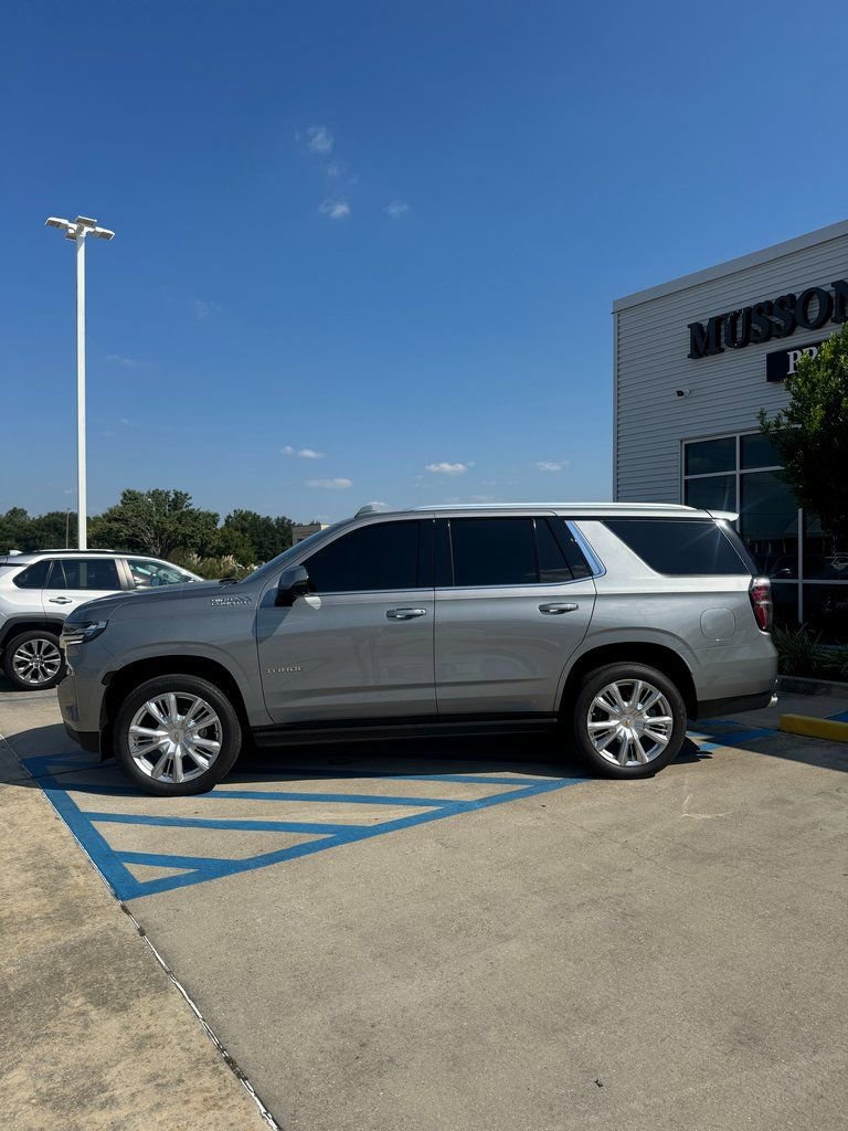 Used 2023 Chevrolet Tahoe High Country image 3