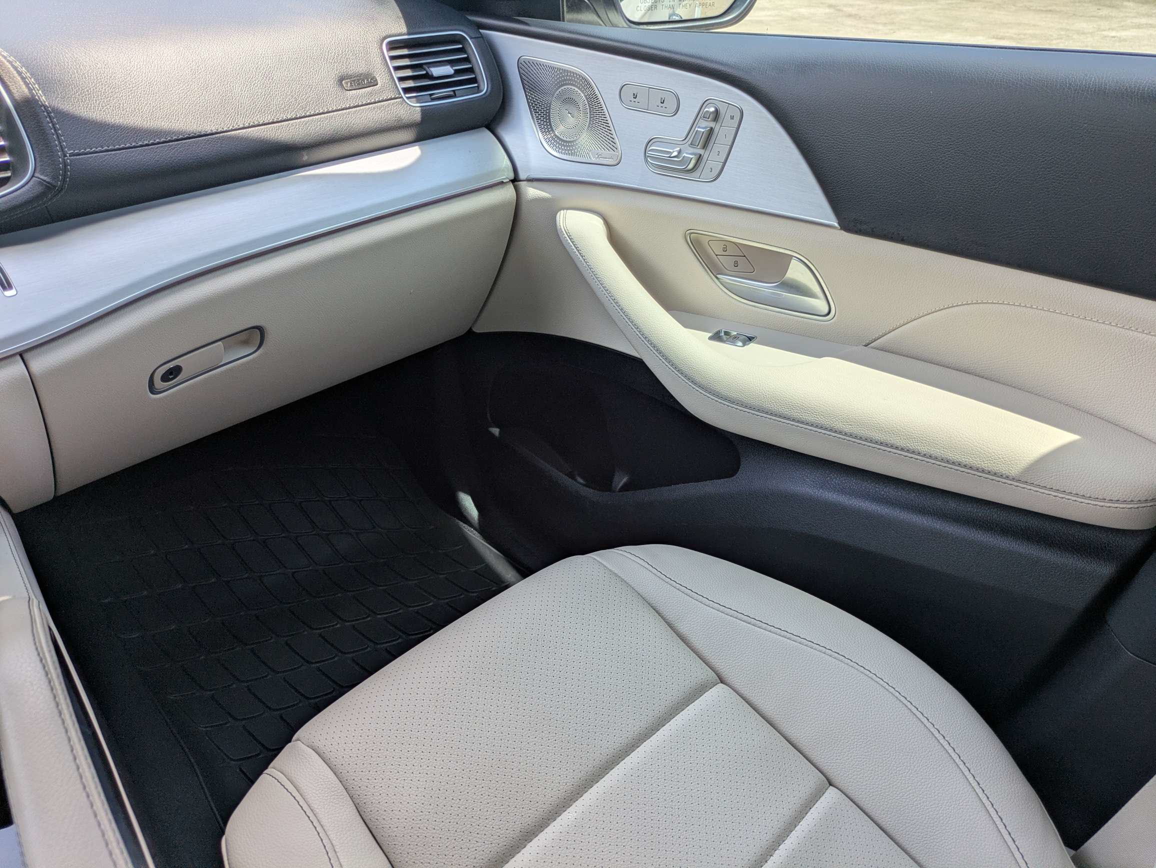 Used 2024 Mercedes-Benz GLS 450 4MATIC image 13