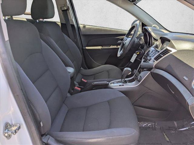 Used 2016 Chevrolet Cruze LT w/ Technology Package FWD image 20