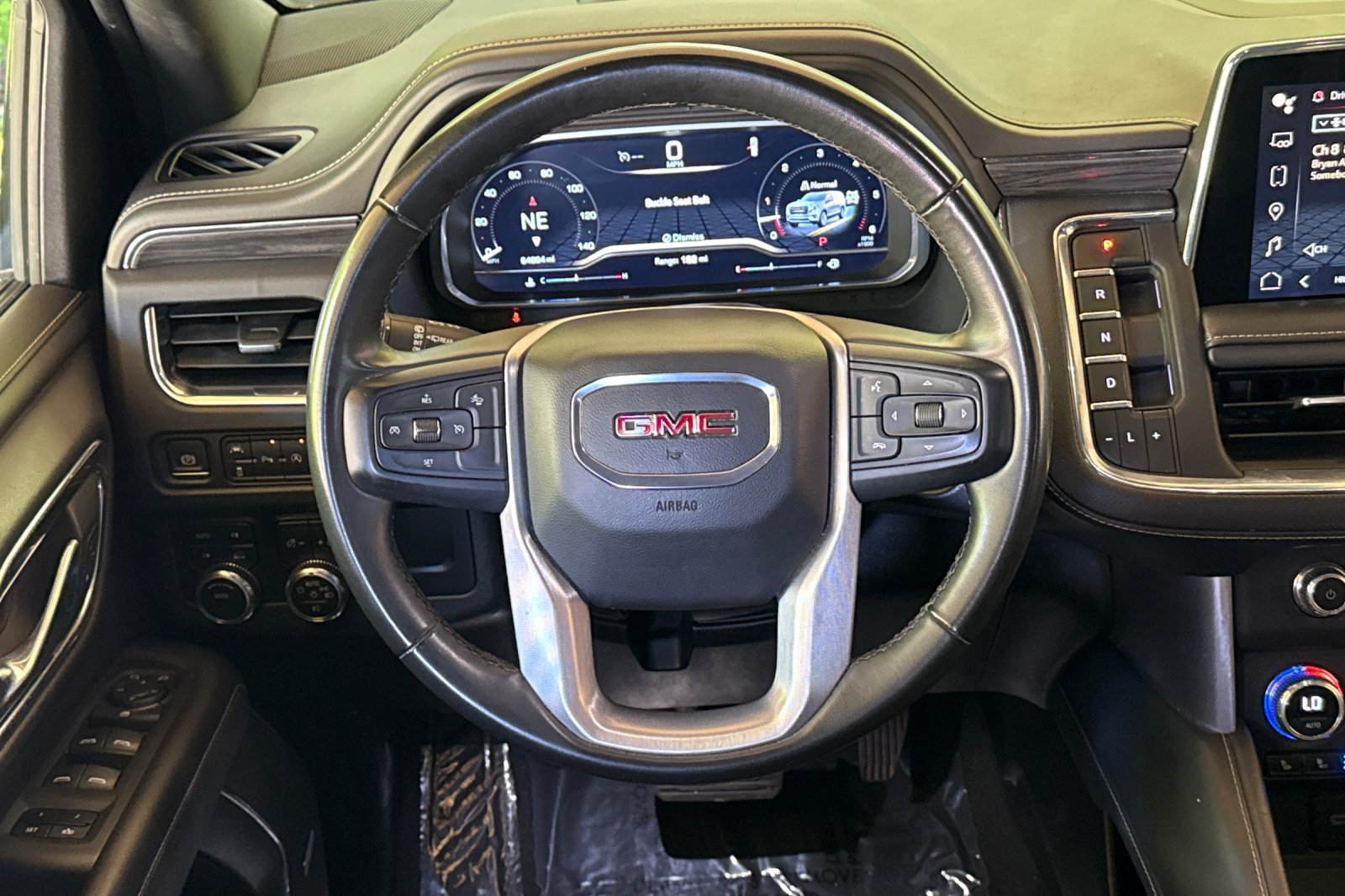 Used 2023 GMC Yukon XL SLT AWD/4WD image 18