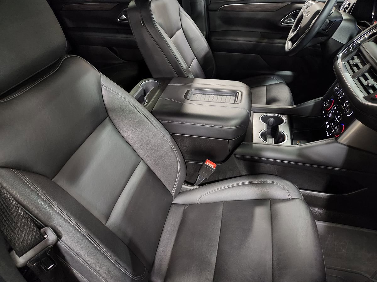 Used 2023 Chevrolet Suburban Z71 w/ Luxury Package AWD/4WD image 32