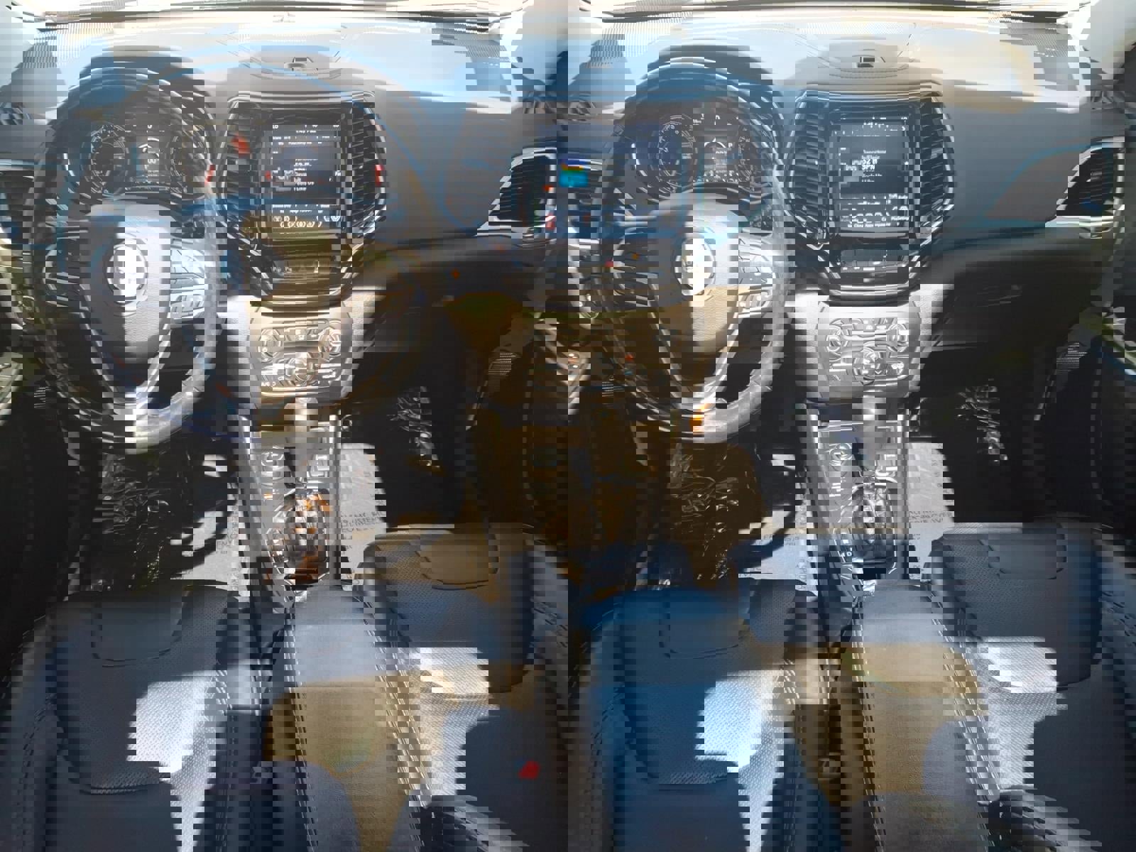 Used 2021 Jeep Cherokee Limited w/ Trailer Tow Group image 12