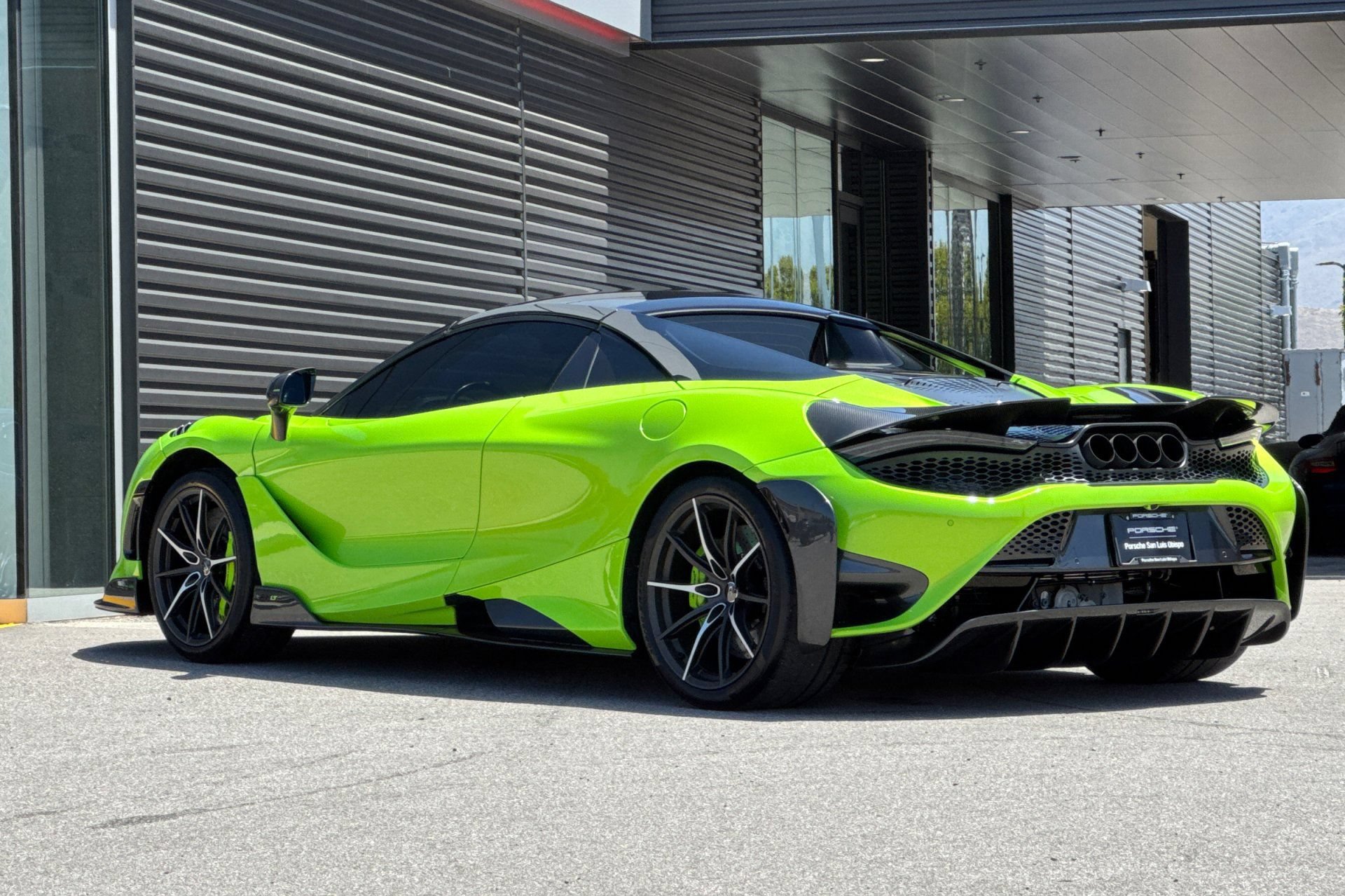 Used 2022 McLaren 765LT RWD image 3