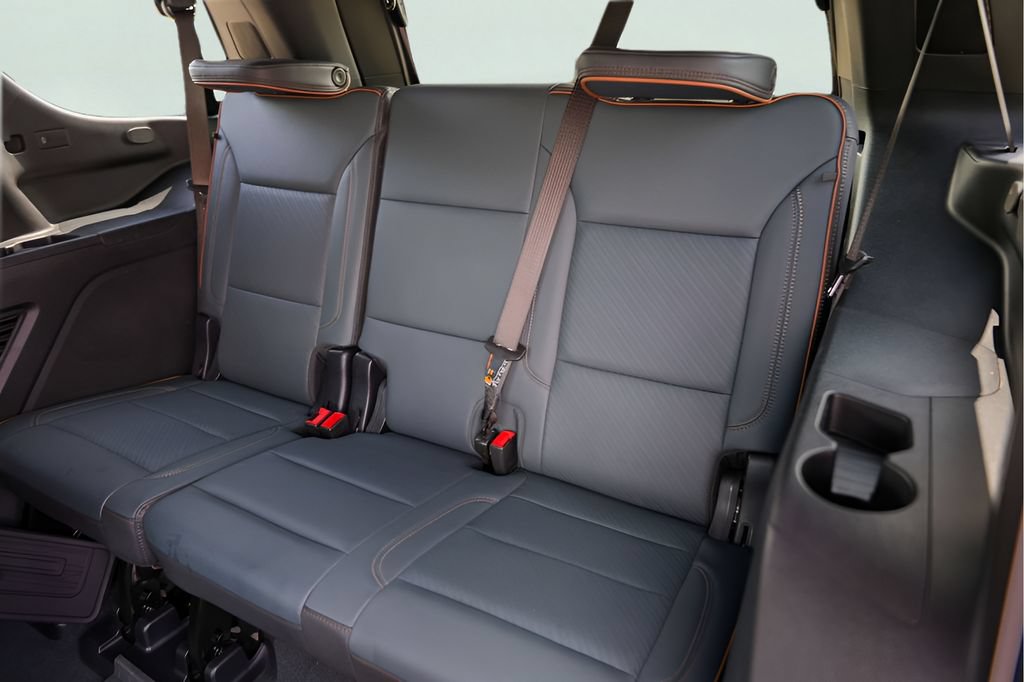 Used 2025 GMC Yukon AT4 w/ AT4 Premium Package AWD/4WD image 26