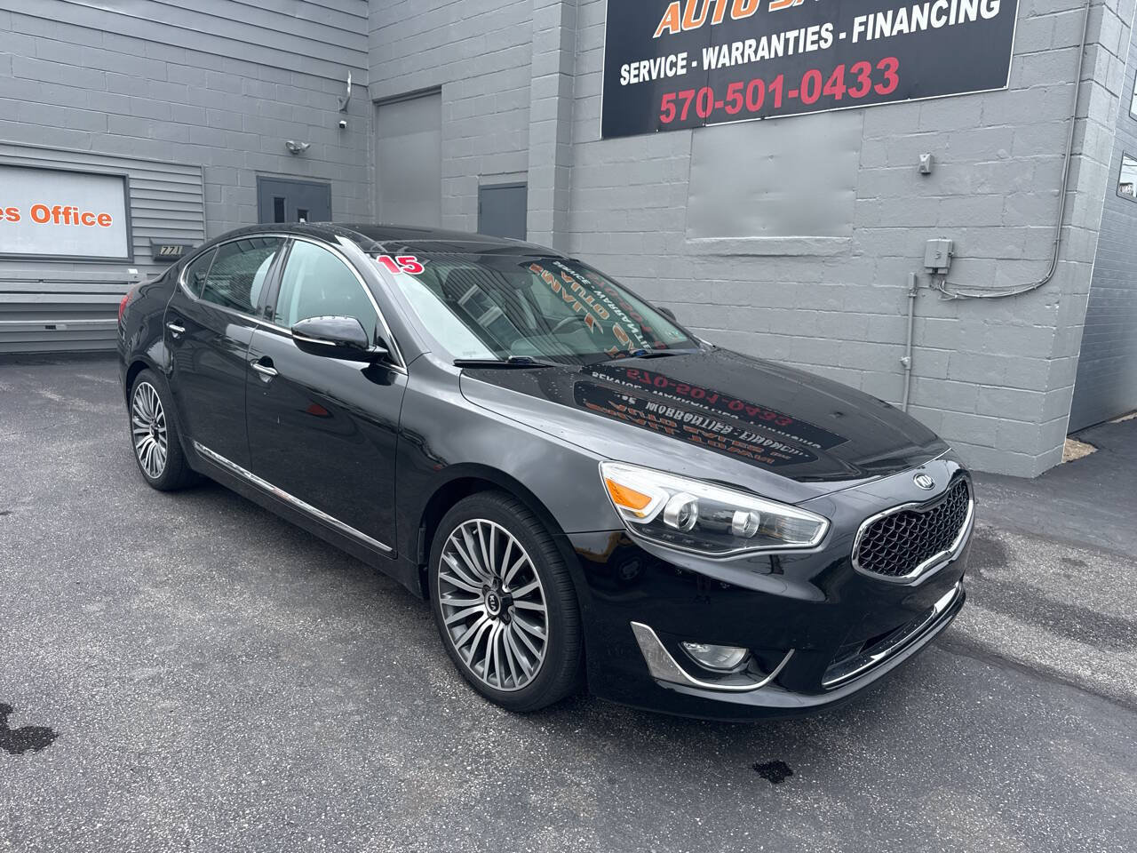 Used 2015 Kia Cadenza Premium w/ Technology Package FWD image 1