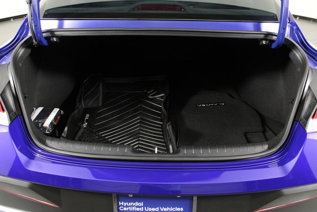 Certified 2025 Hyundai Elantra Sport image 18