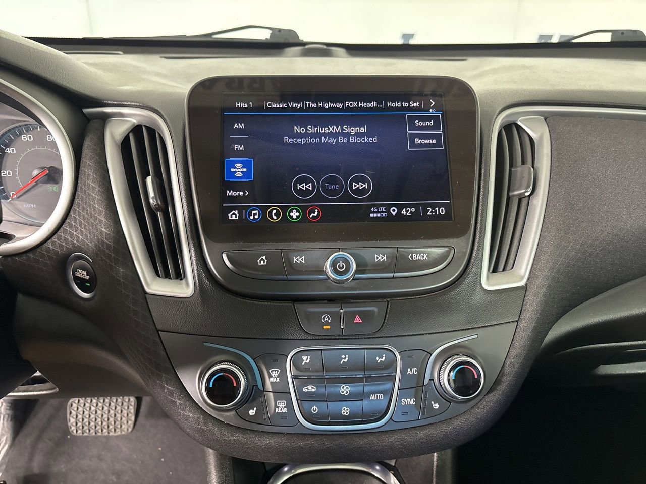 Used 2024 Chevrolet Malibu LT image 16