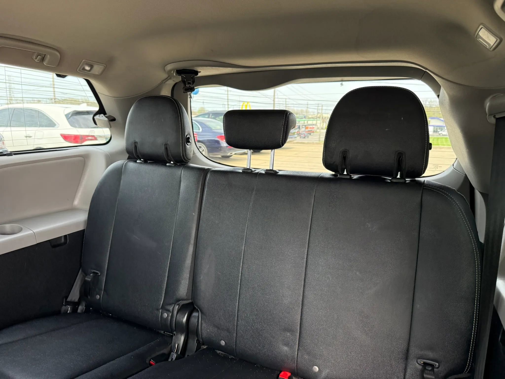 Used 2018 Toyota Sienna SE FWD image 22