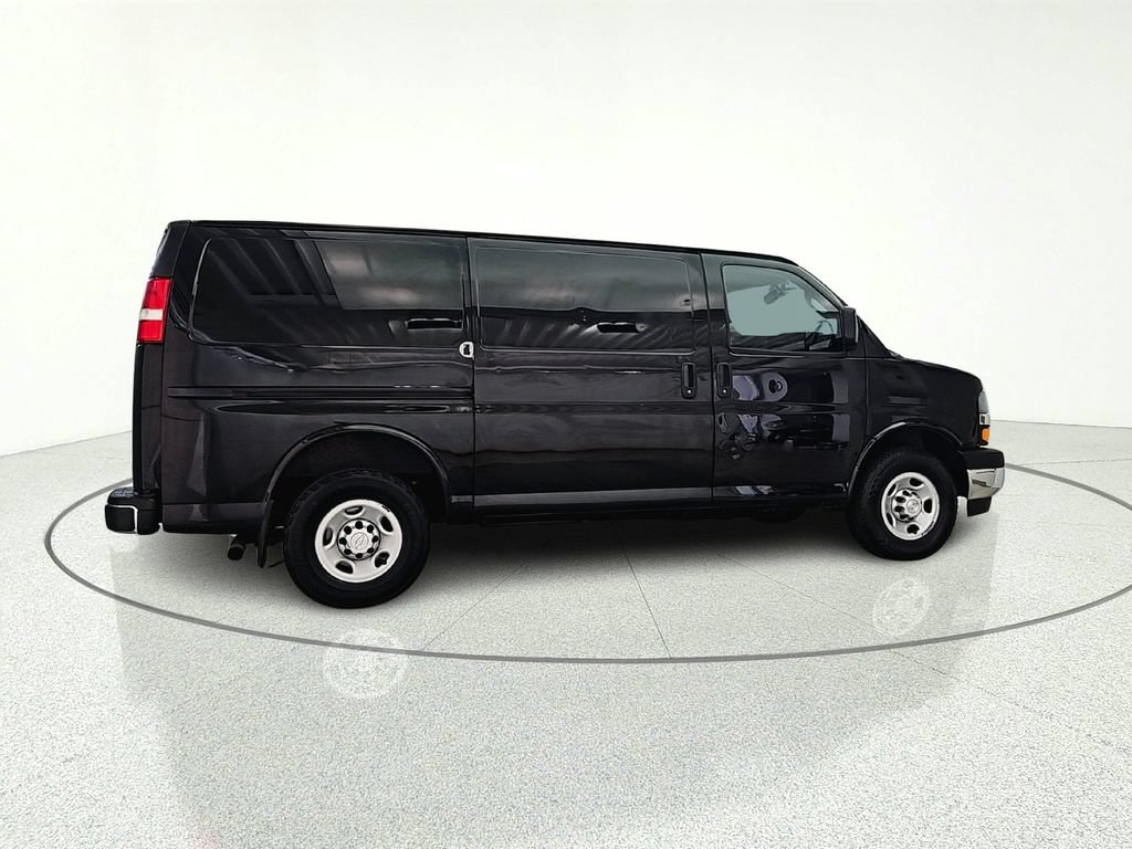 Used 2018 Chevrolet Express 2500 w/ Driver Convenience Package RWD image 4