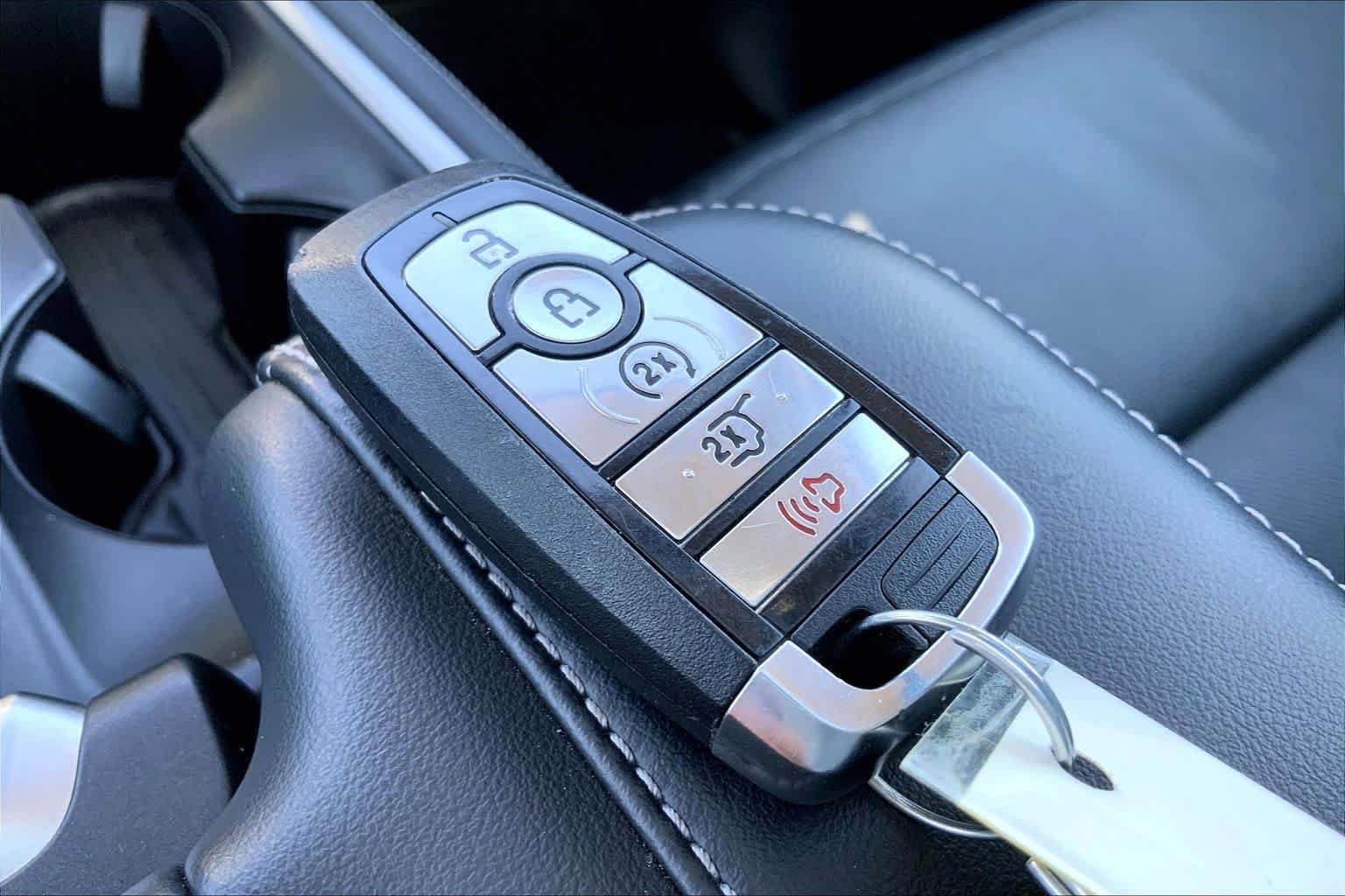 Used 2025 Ford Expedition Max Platinum AWD/4WD image 29