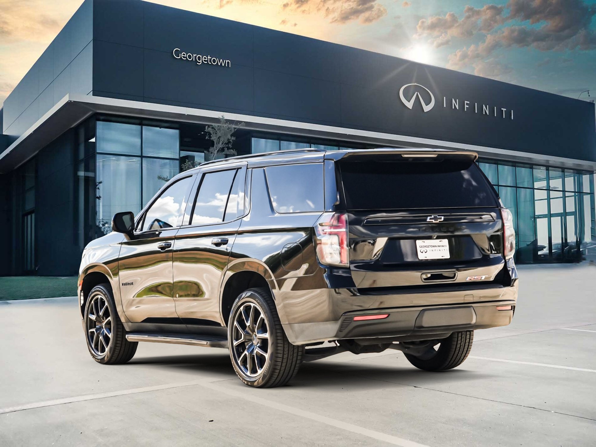 Used 2023 Chevrolet Tahoe RST w/ Luxury Package AWD/4WD image 5