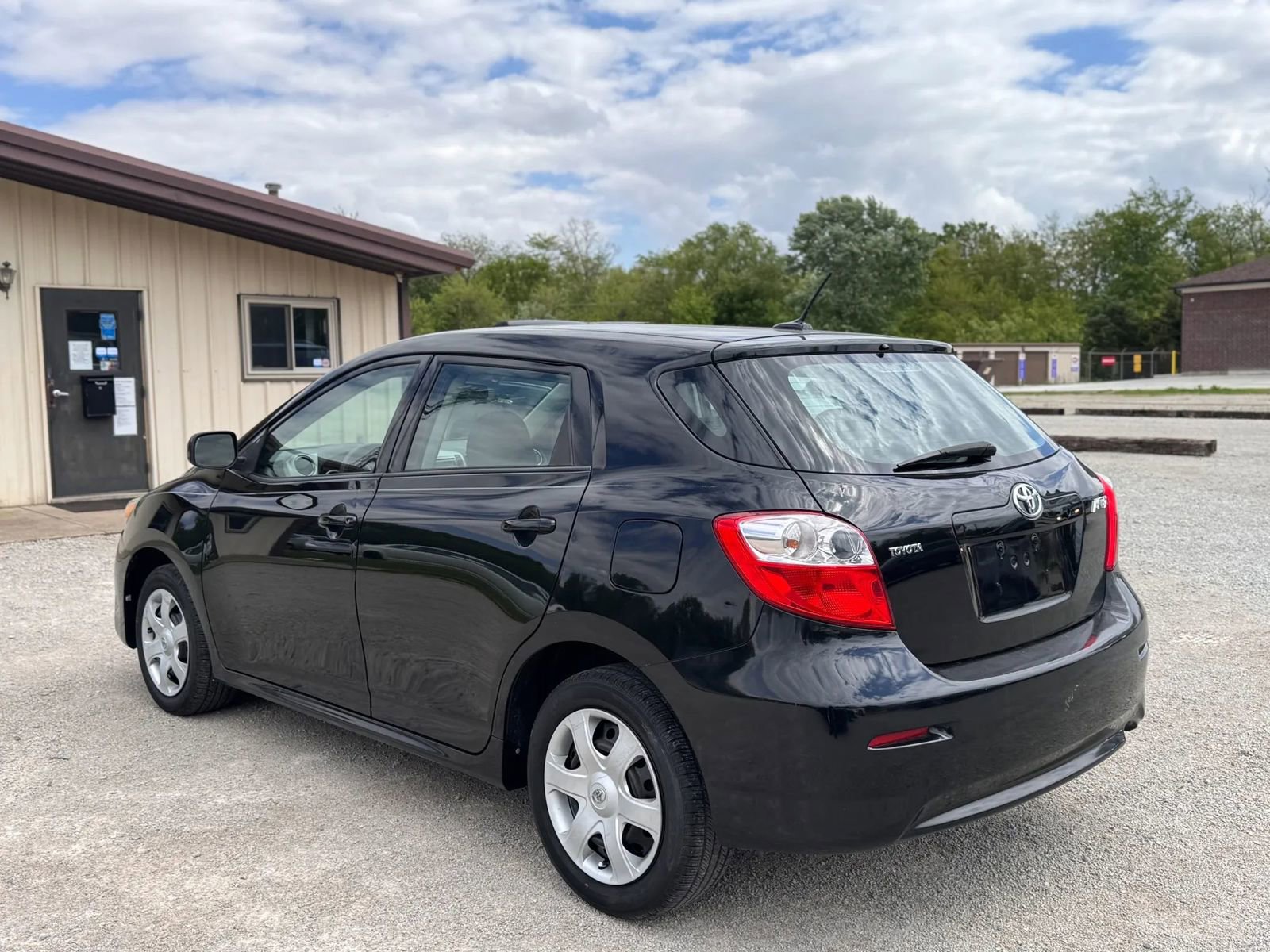 Used 2010 Toyota Matrix FWD image 8