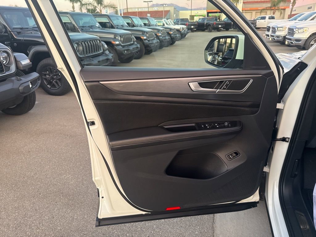 Used 2024 Volkswagen Atlas Cross Sport SE w/ Black Wheel Package image 14