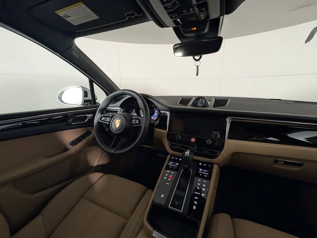 New 2026 Porsche Macan image 22