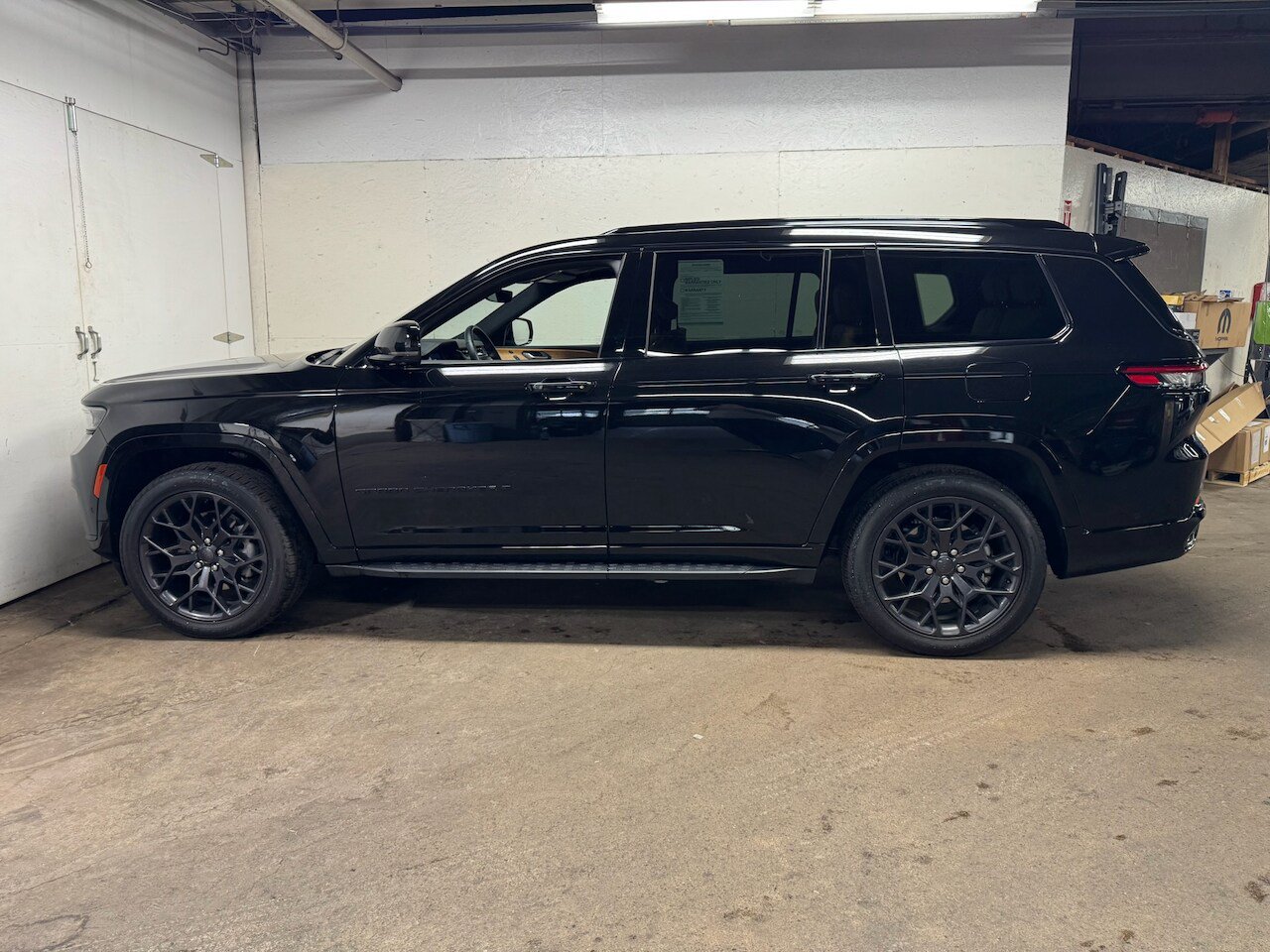 Used 2025 Jeep Grand Cherokee L Summit AWD/4WD image 10