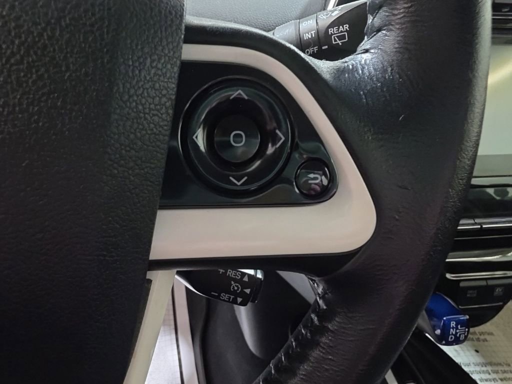 Used 2016 Toyota Prius Three FWD image 27
