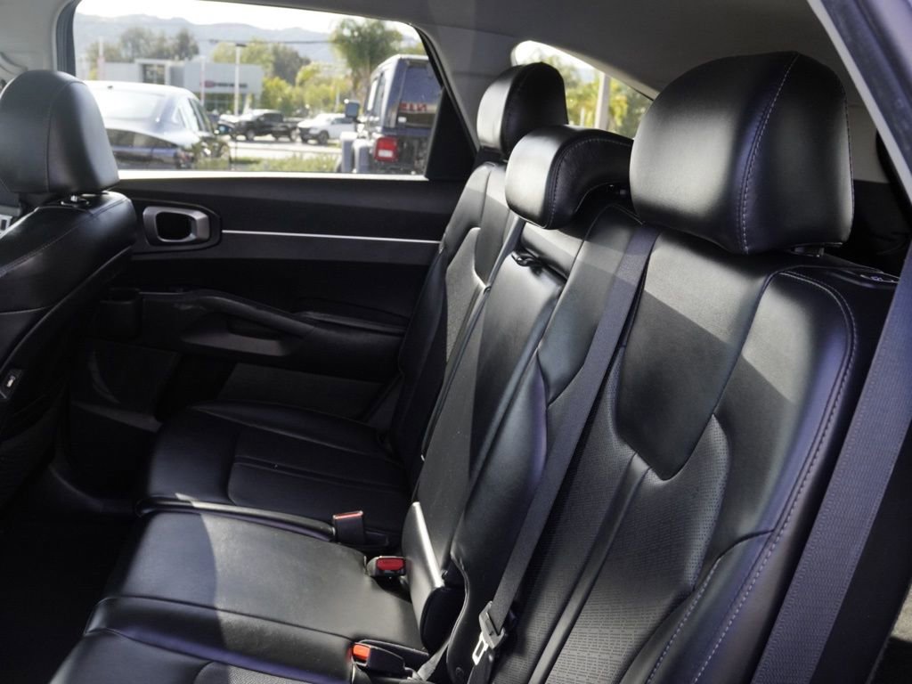 Used 2021 Kia Sorento S image 17