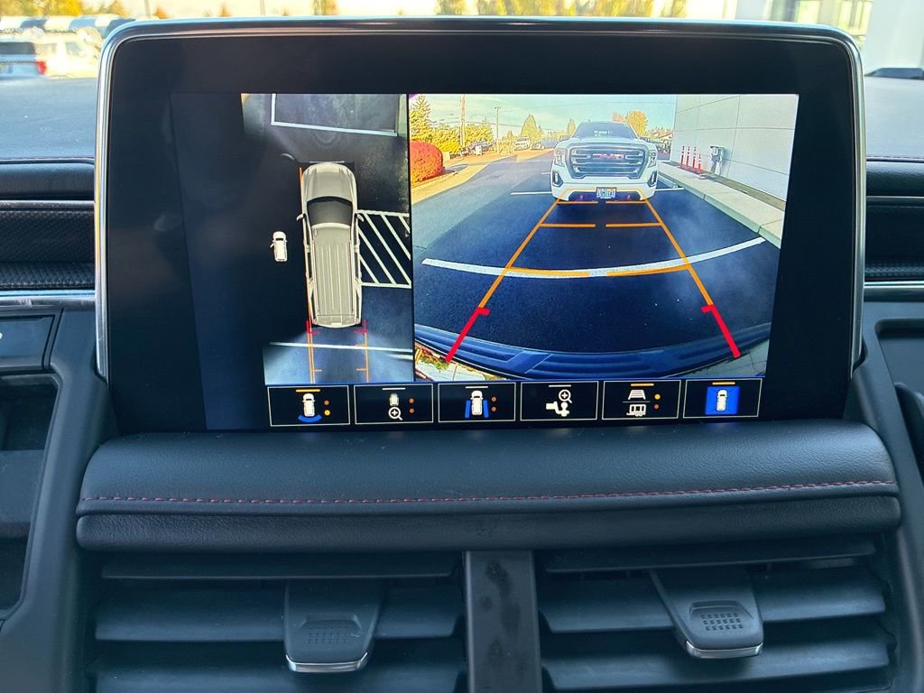 Used 2022 Chevrolet Suburban RST w/ Luxury Package image 15