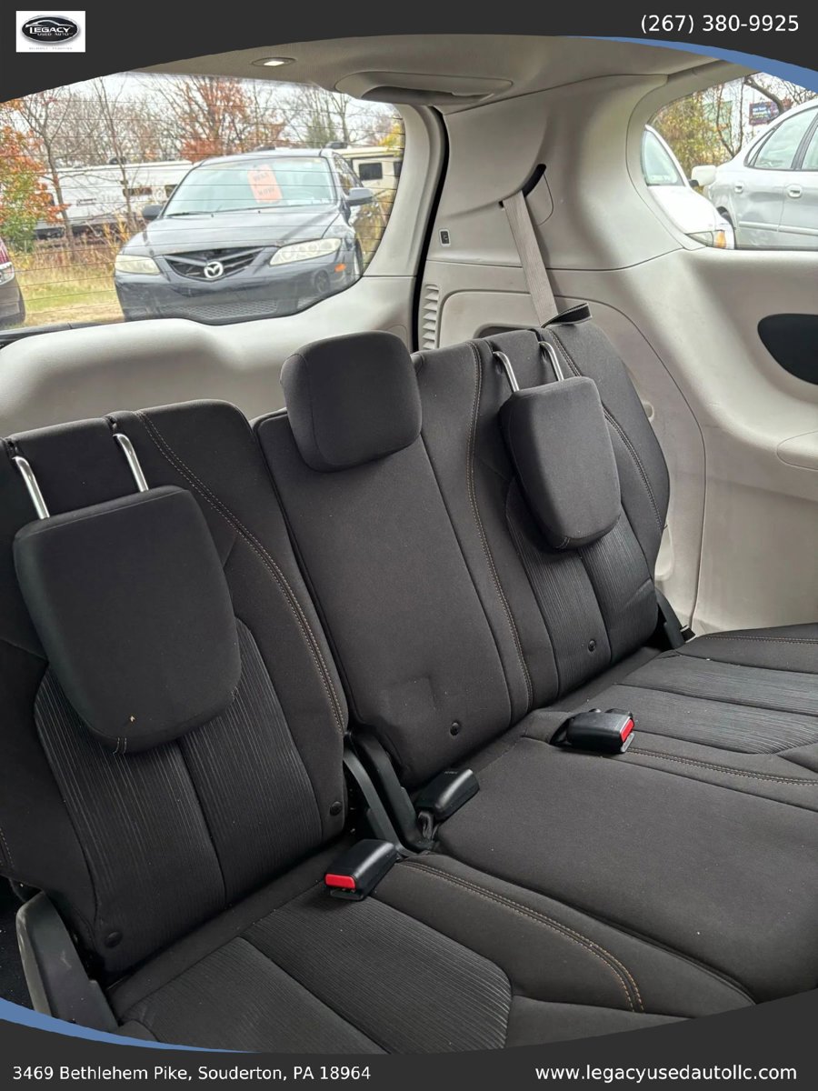 Used 2018 Chrysler Pacifica Touring Plus w/ Tire & Wheel Group image 22