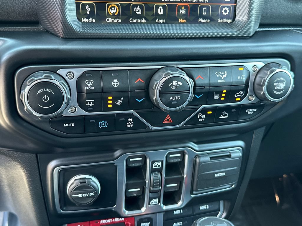 Used 2022 Jeep Wrangler Unlimited Rubicon 4xe w/ Cold Weather Group AWD/4WD image 31
