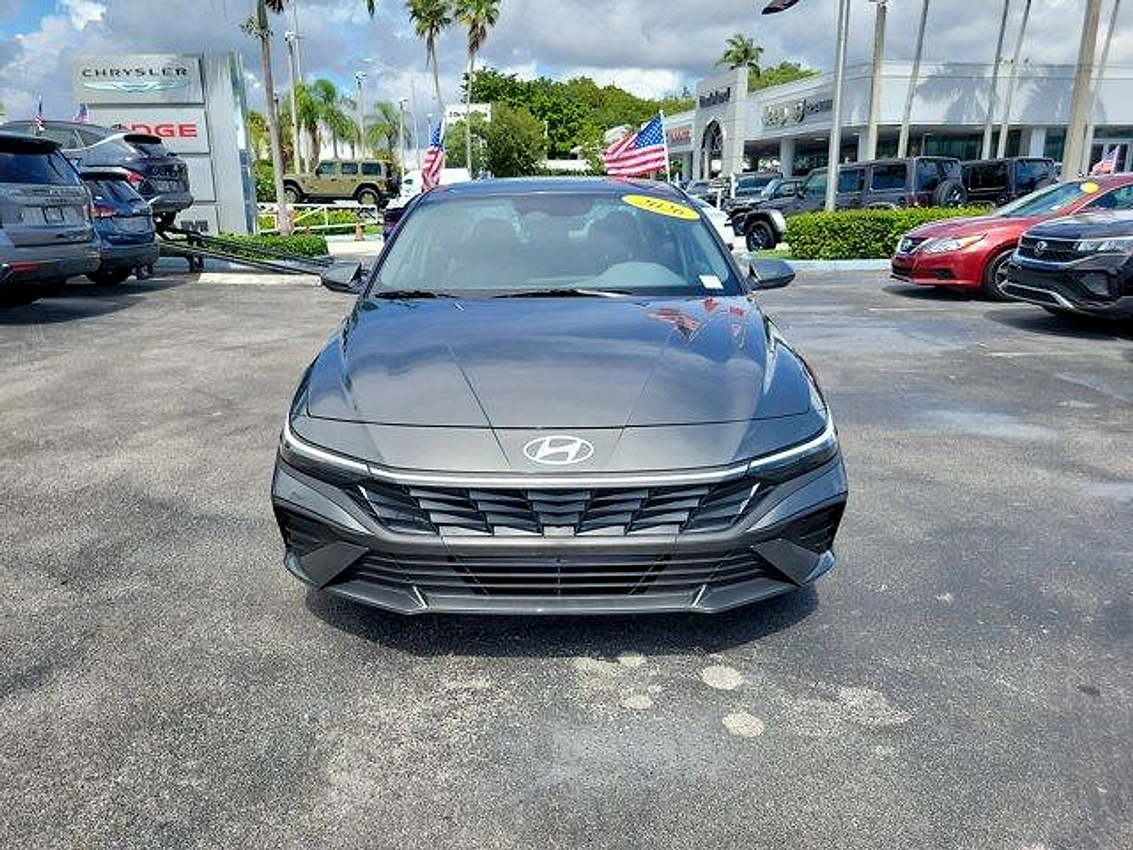 Used 2026 Hyundai Elantra SE FWD image 2