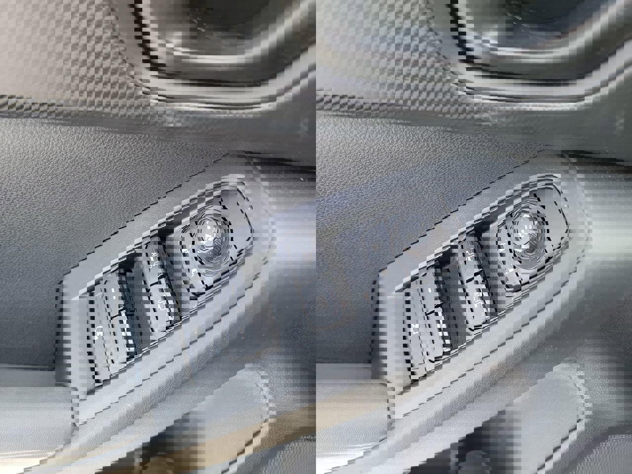 Used 2024 Subaru Crosstrek 2.0i image 11