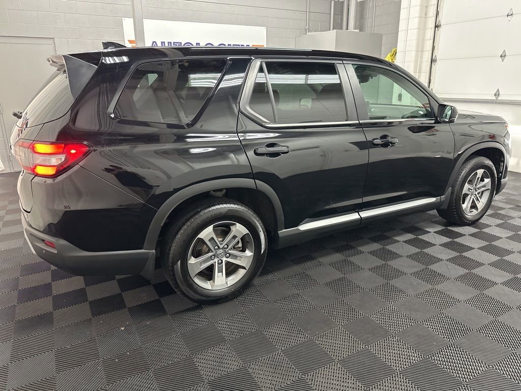 Used 2023 Honda Pilot EX-L image 10