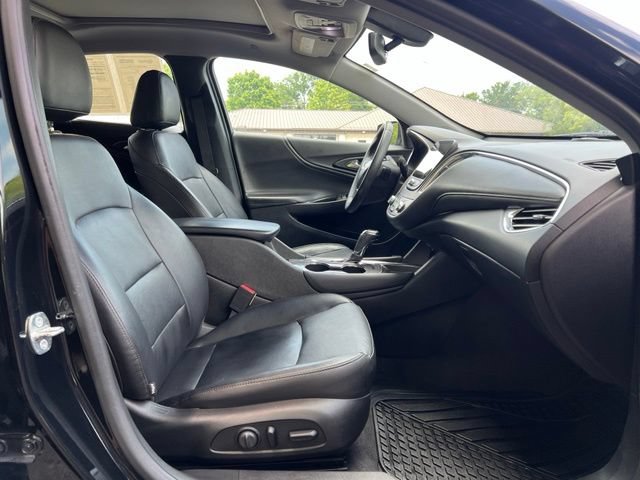 Used 2017 Chevrolet Malibu LT w/ Leather Package FWD image 22