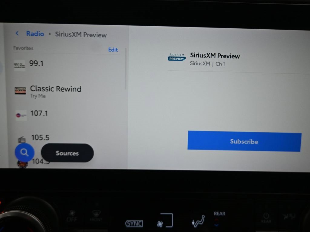 Used 2023 Toyota Highlander Bronze Edition image 12