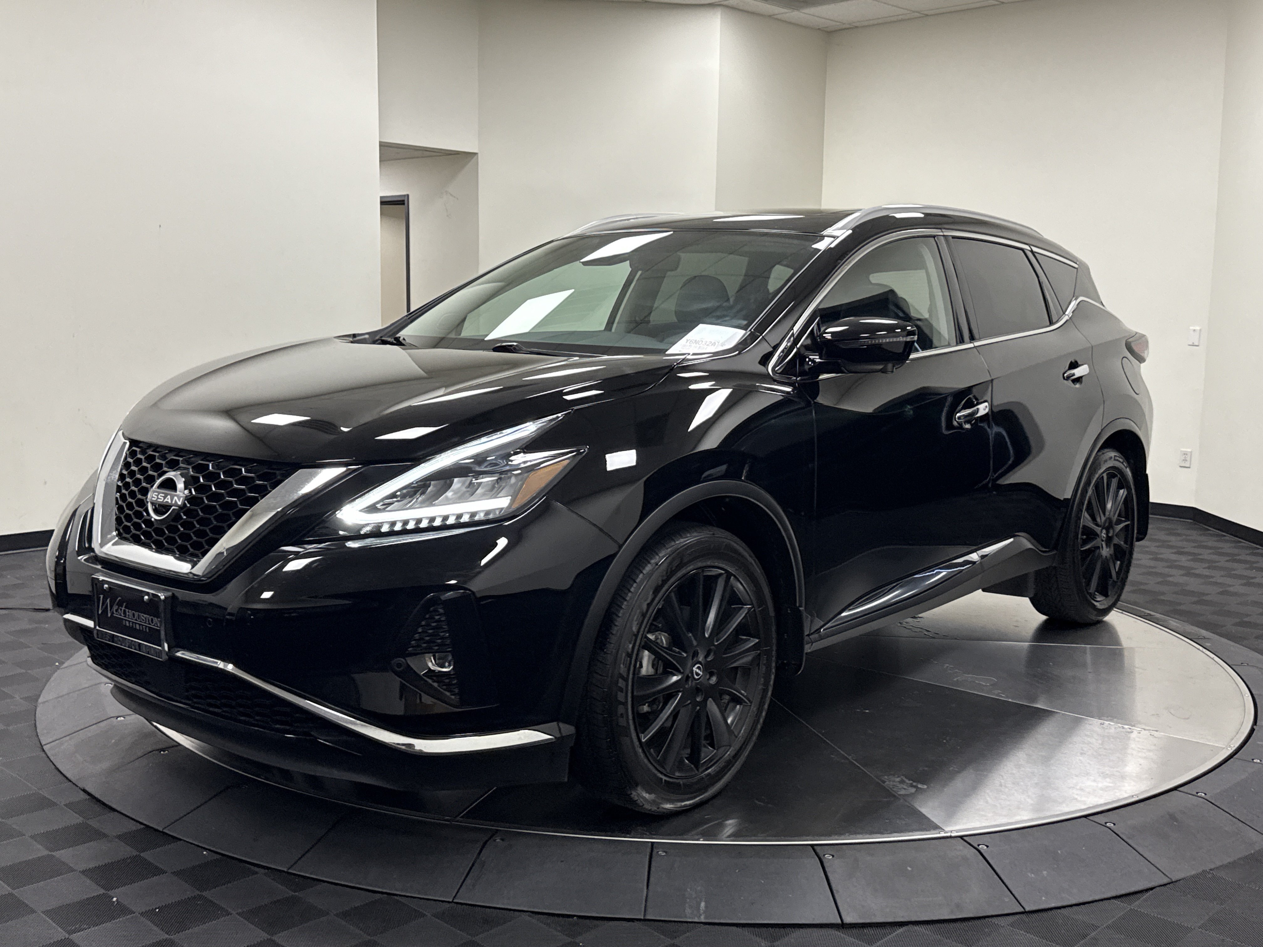 Used 2024 Nissan Murano Platinum w/ Cargo Package FWD image 3