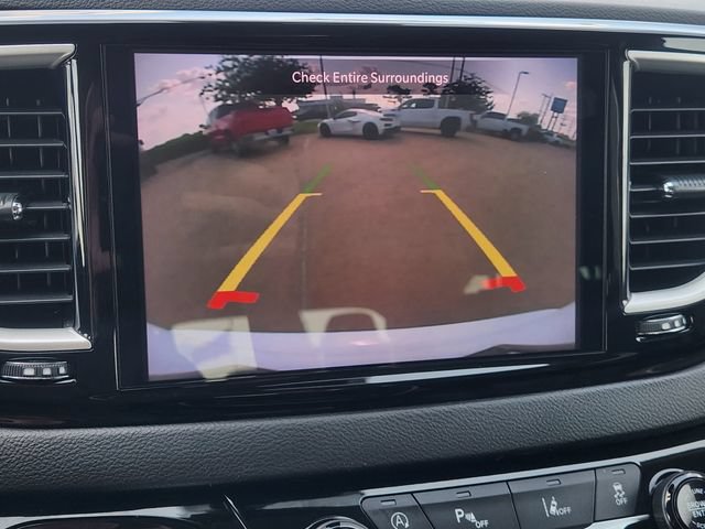 Used 2023 Chrysler Pacifica Touring-L FWD image 21