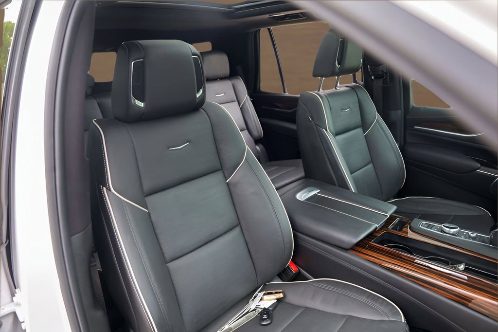 Certified 2023 Cadillac Escalade Premium Luxury w/ Performance Package image 32