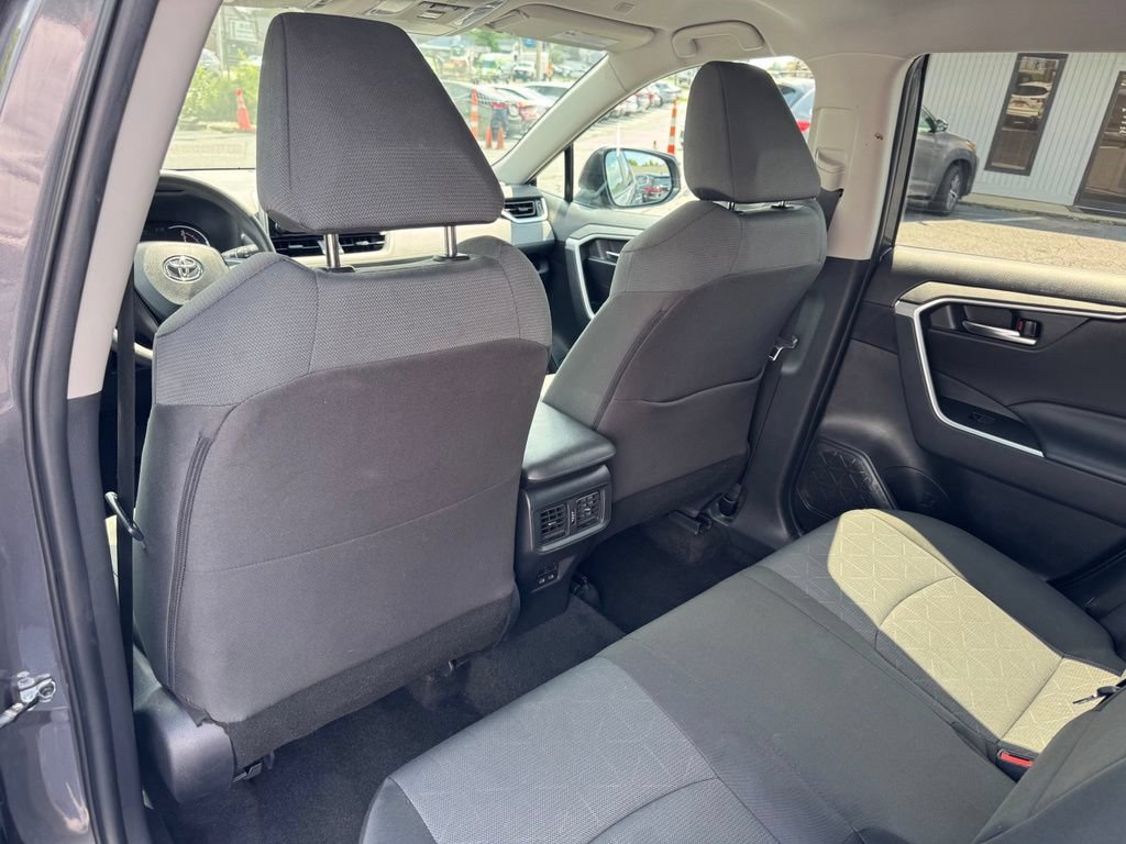 Used 2024 Toyota RAV4 XLE AWD/4WD image 17