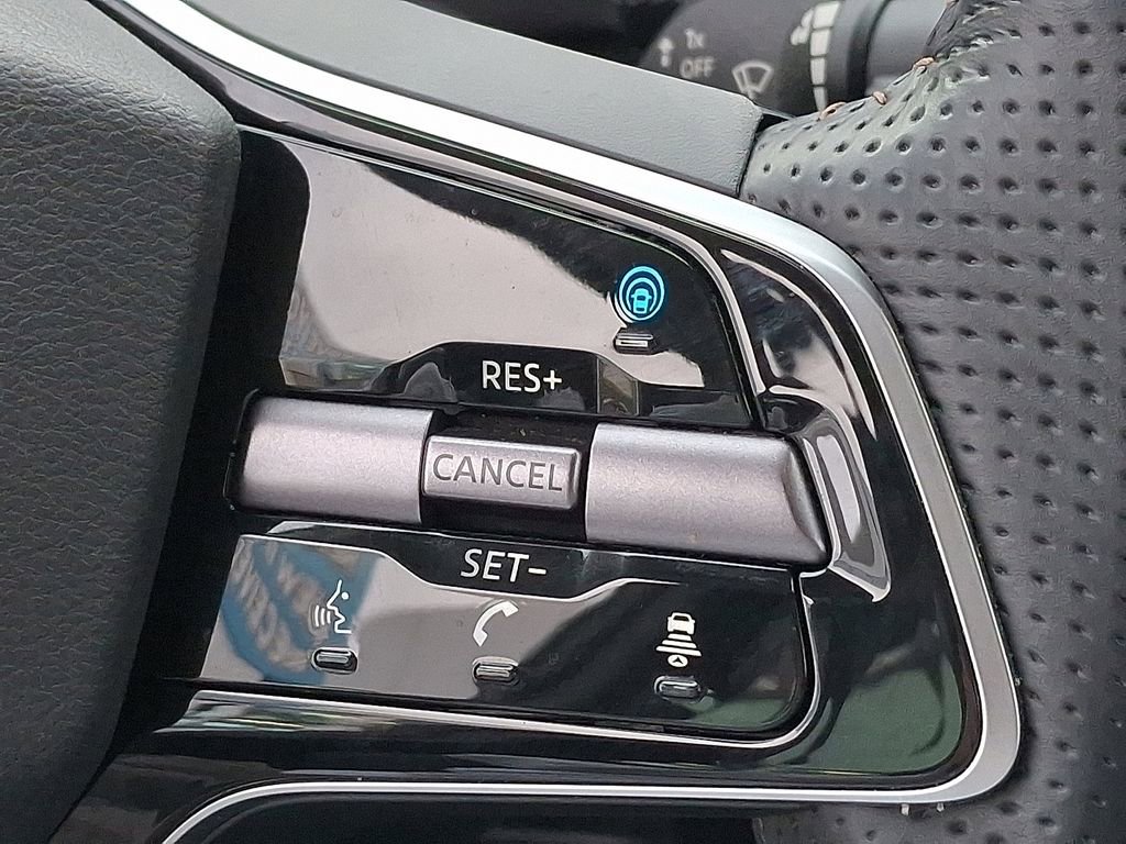 Used 2023 Nissan Ariya FWD image 23