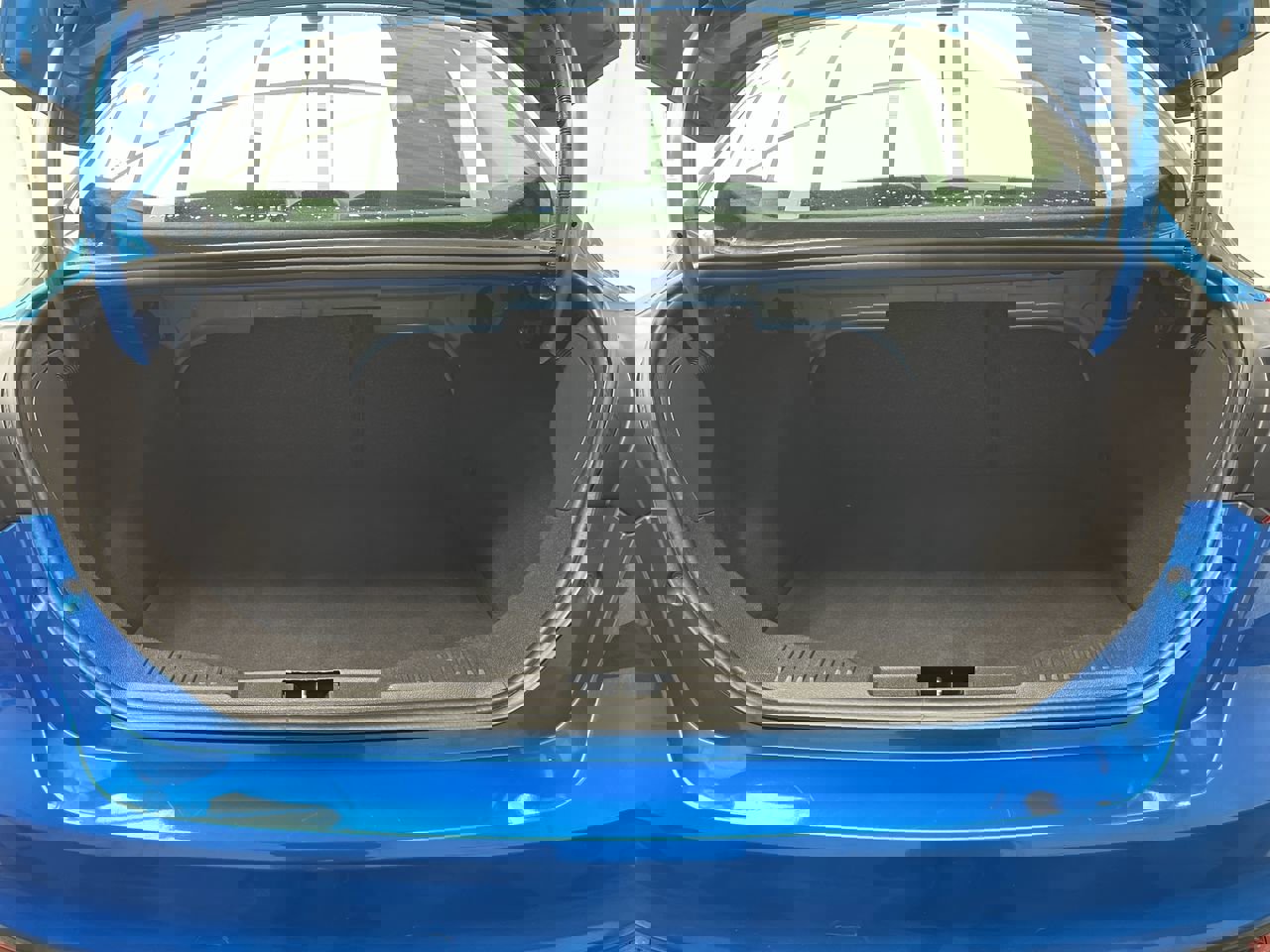 Used 2015 Ford Focus SE w/ SE Cold Weather Package image 23