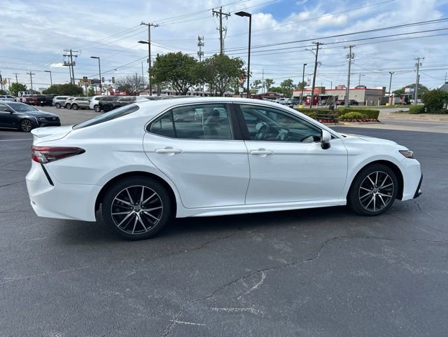 Used 2023 Toyota Camry SE FWD image 5