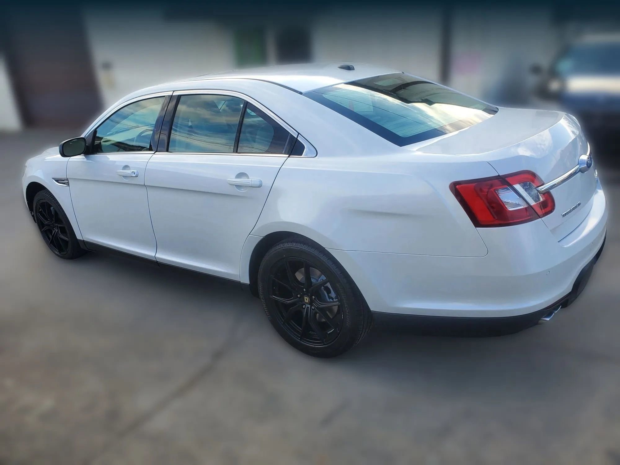 Used 2011 Ford Taurus Limited w/ 303A Rapid Spec Order Code image 8