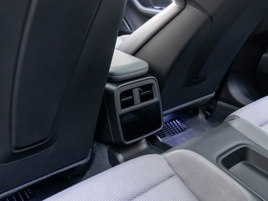 Used 2021 Porsche Taycan Turbo image 16