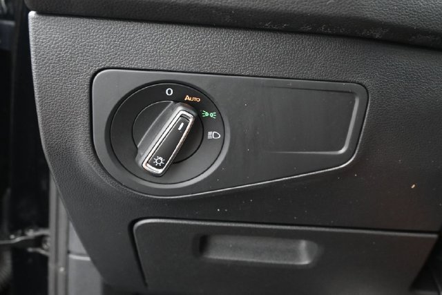 Used 2023 Volkswagen Tiguan SE FWD image 14