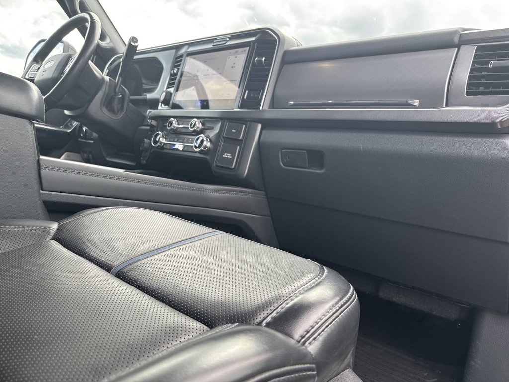 Used 2025 Ford F250 Platinum AWD/4WD image 30