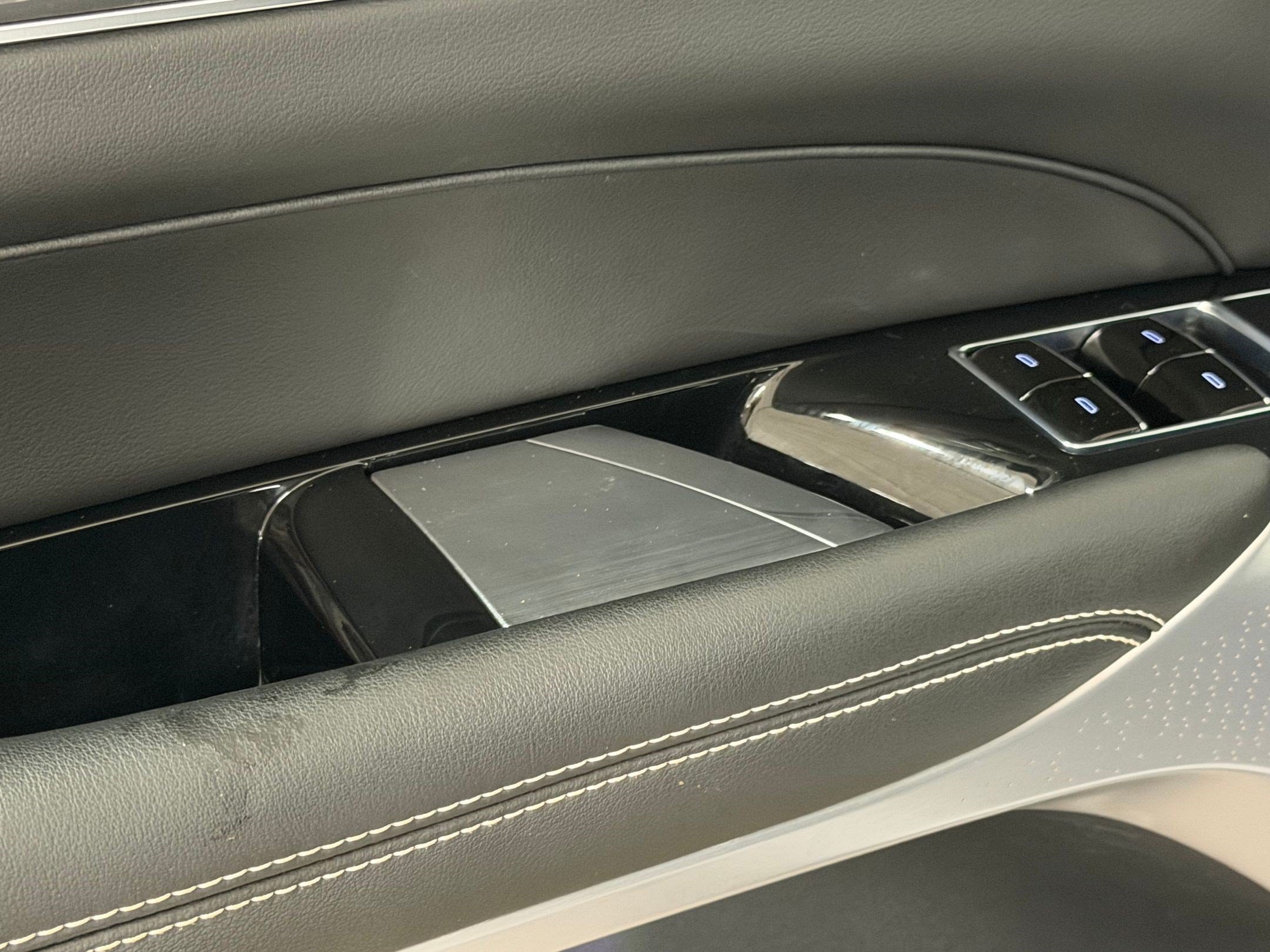 Certified 2024 Cadillac Lyriq Luxury RWD image 26