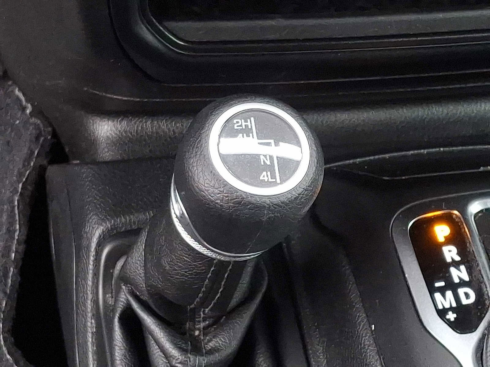 Used 2019 Jeep Wrangler Sport image 25