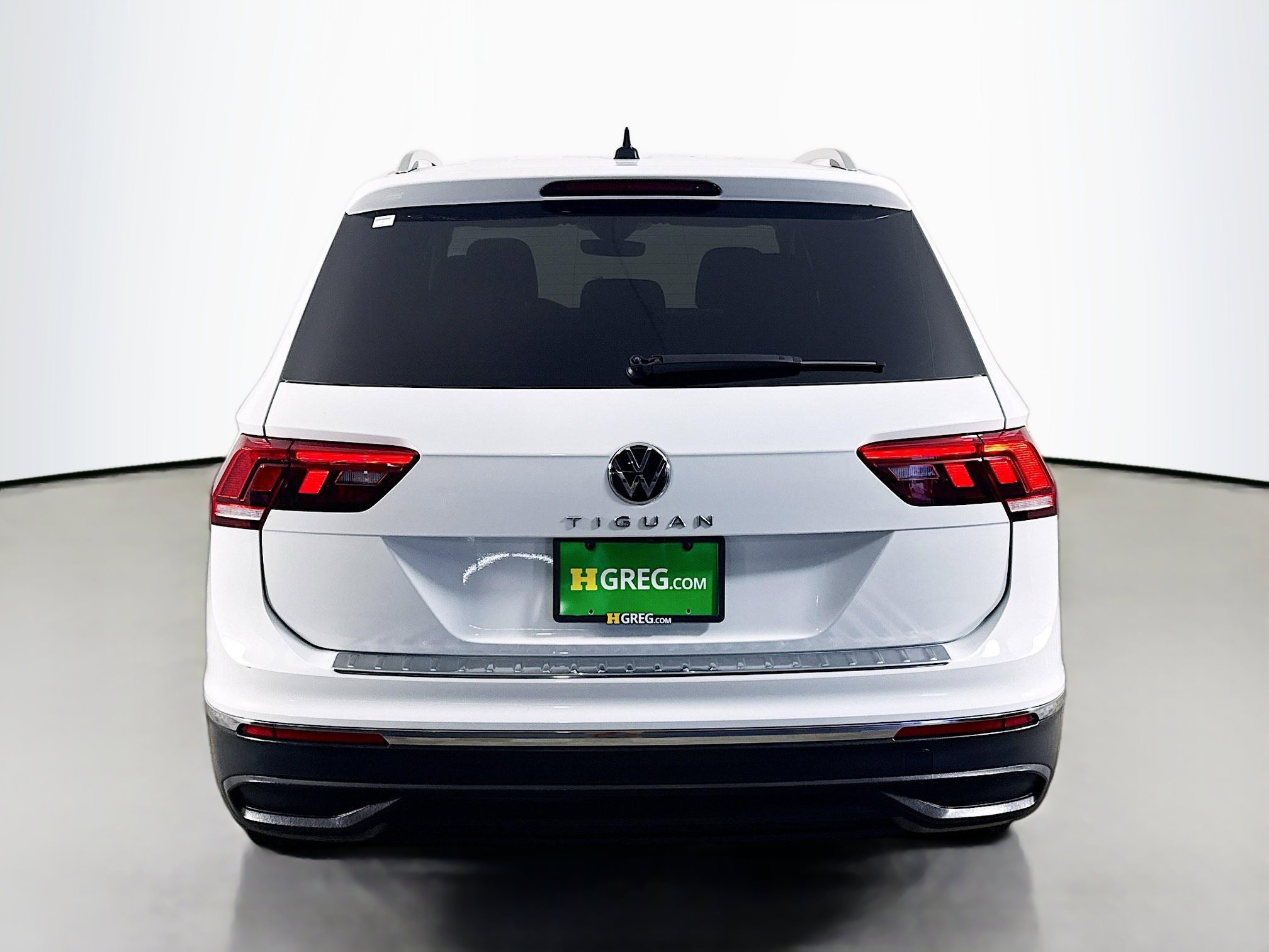 Used 2024 Volkswagen Tiguan Wolfsburg Edition image 8