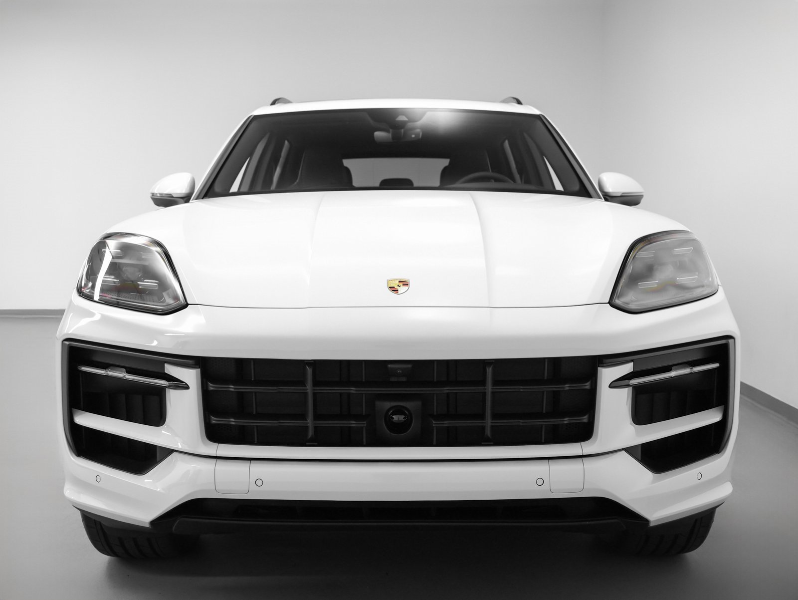 Used 2025 Porsche Cayenne image 8