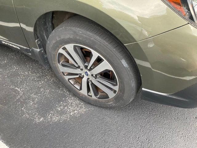 Used 2018 Subaru Outback 3.6R Limited AWD/4WD image 3