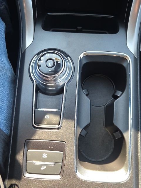 Used 2020 Ford Fusion SE image 39