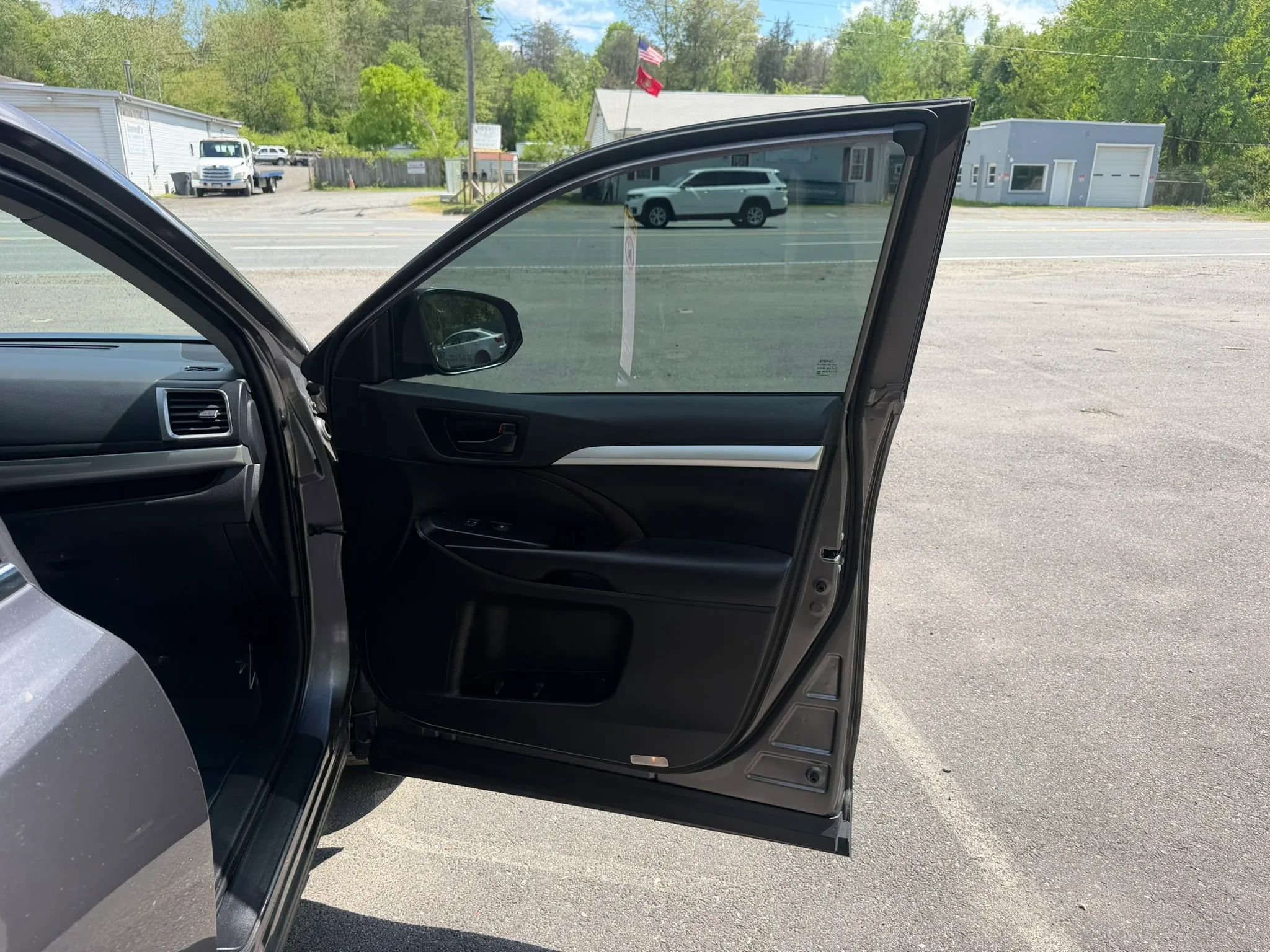 Used 2019 Toyota Highlander Plus image 16
